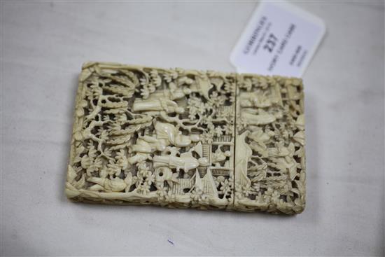 A Chinese export ivory card case, 19th century, 10.7cm